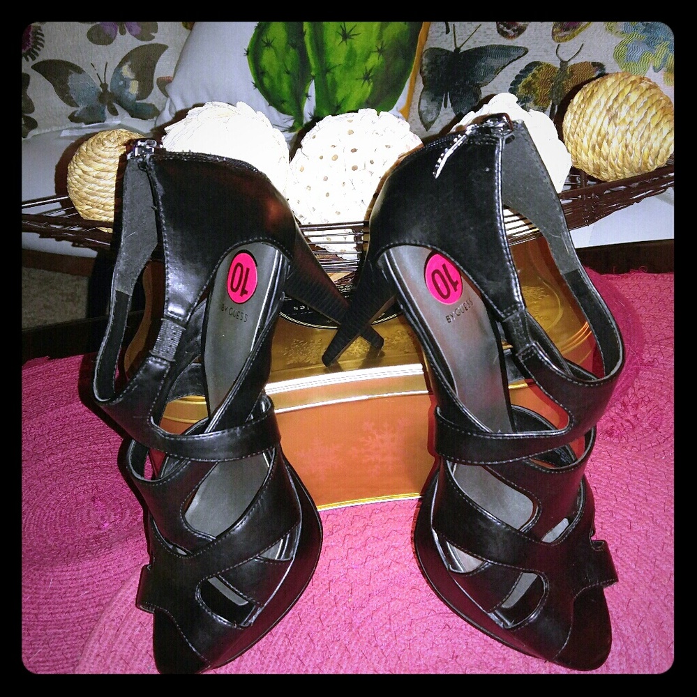 Women's Guess platform heels